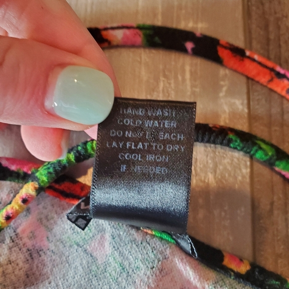 Wet Seal Black Floral Print Crisscross Back Mini Skater Dress Size Small NWOT - Picture 4 of 12